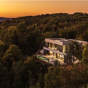 2 Bedroom Villa with Infinity Pool in Buzet, Istria, Sleeps 4